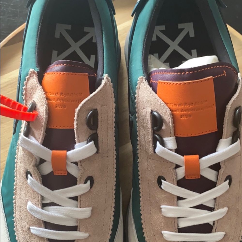 Off White Vintage Arrow Runner - Picture 5 of 8